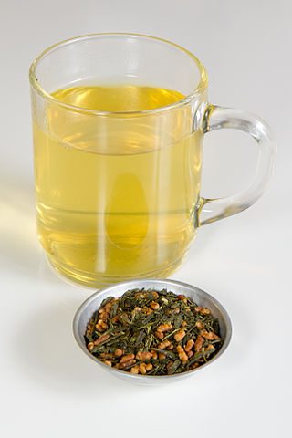 320px-Genmaicha_tea_brewed_and_unbrewed