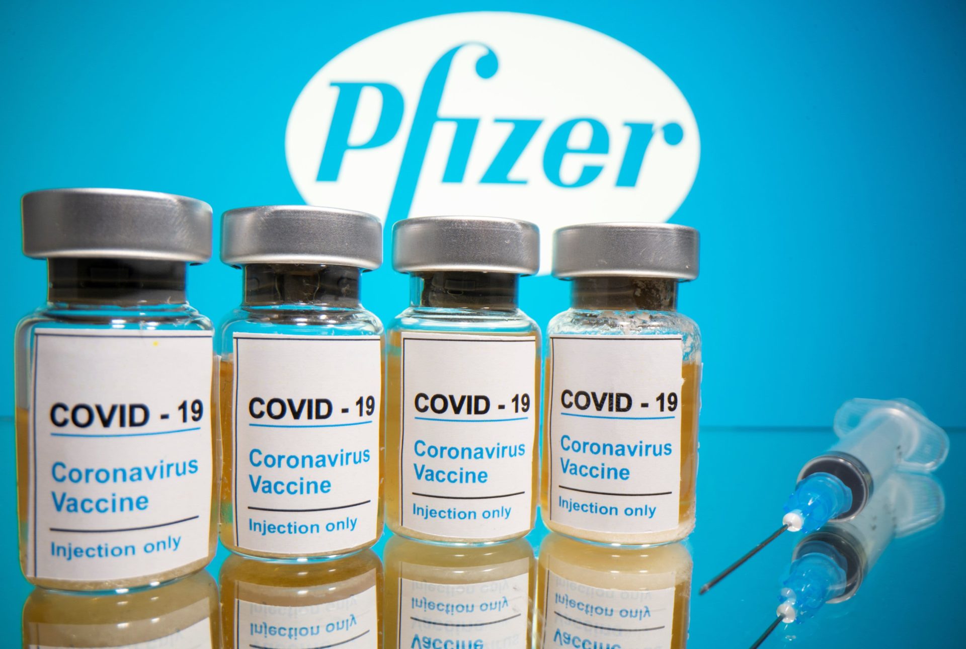 The Pfizer COVID-19 vaccine doesn’t prevent transmission: Antivax disinformation..