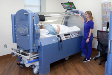 Hyperbaric oxygen chamber